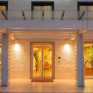 3* Otel La Pergola